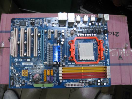 Gigabyte AMD quad-core NVIDIA nForce 720D M720-ES3 Motherboard